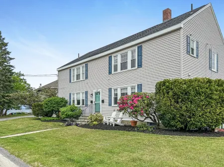 Step Right Out to the Beach!  Amazing Location 7 Min to Portland. Unit 4