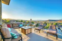 Luxurious Home w Panoramic Views + Infinity Pool!