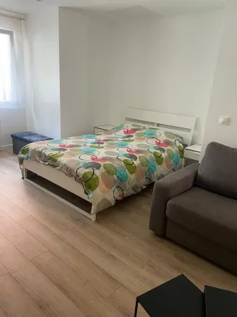 Studio Bel-Air Отели рядом с достопримечательностью «Groupe AFNOR»