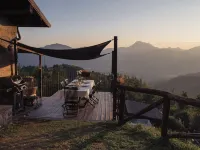 Stunning hilltop Tuscan farmhouse.  Private pool with spectacular views. Các khách sạn ở Barga