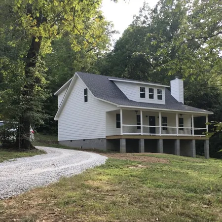 Family Friendly Guest House-3 Bedroom, 2 Bath. Custom Farm/Craftsman