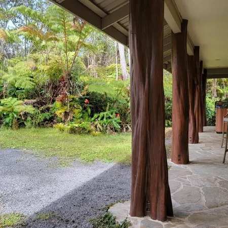 Rainforest Retreat w/Outdoor Fireplace & Hot Tub