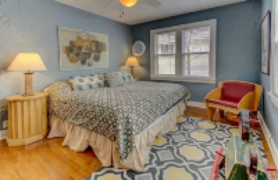 Large,  2-King /2Bath cottage  Pool Fireplace,  pool table, Beach fire pit,