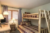 Great Rates, Easy access, 2BR, 2BA, Condo with outstanding view.  Pool &Hot Tub