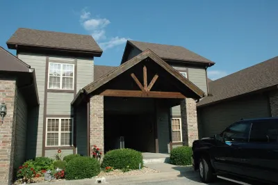 !!! 2 Miles from Silver Dollar City !!! A Must See!!! A Great Place to Stay. Hotels in 