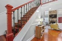 Spacious 4-bedroom house in charming Fayetteville with WiFi, AC