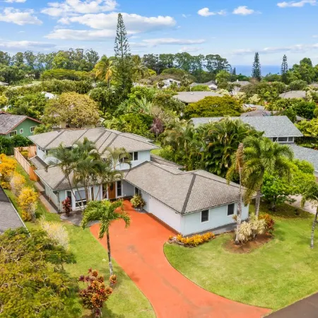 Luxury Princeville Retreat, Private Pool & Spa, 4 Bedrooms & 4 Baths, Sleeps 10