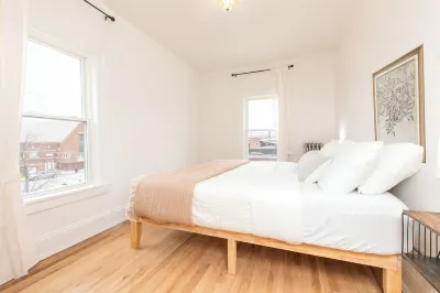 Modern Loft in Historic Birdtown - Unit 10 GV Art + Design 주변 호텔