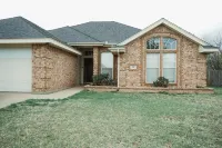 Casa de Tia Lala Cozy 6 beds near Expo Center, Airport, & Zoo