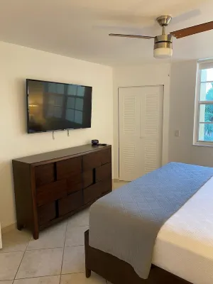 Modern Miami Yacht Club at Aventura  Beach Pool Golf Mall No Risk Cancellation