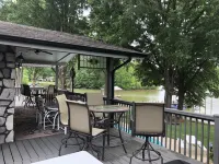 *Waterfront House on Lake Norman, Pool & Private Dock, Sleeps 1