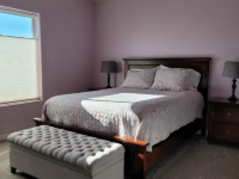 Cute Convenient Comfortable House Hotels in Coos Bay