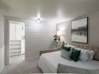 Private lakefront home 30 minutes from downtown Ann Arbor!