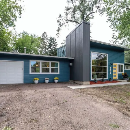 Jaw-dropping artistic mid-century modern home! Close to medical centers