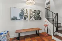 Cozy corner beach house with pool- 1 block from beach!