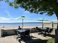3Br Beachfront Getaway – Behind Owner’s Home
