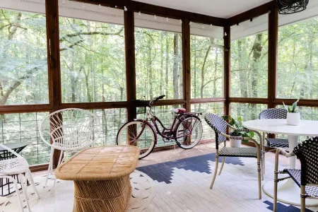 Cozy Athens Home on the Brook Отели в г. Атенс