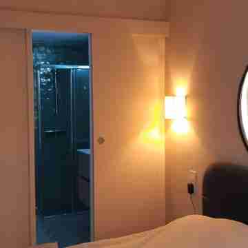 CostaBrava,60m beach,center, romantic renovated market view apartment Rooms