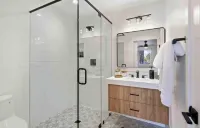 Charming Condo, Walk to Old Town