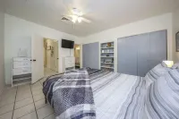 No Cleaning Fee! Spacious Desert Retreat w/Jacuzzi/Private Pool/Fireplace