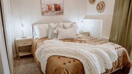 Secluded Chalet in the Pines Near Palmer Lake, Monument. 3BR Sleeps 8! Отели рядом с достопримечательностью «Парк Уотерфронт»