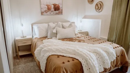 Secluded Chalet in the Pines Near Palmer Lake, Monument. 3BR Sleeps 8!