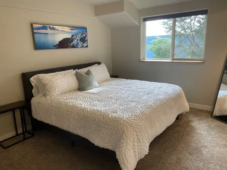 Newly remodeled apartment over shop, 1 block from airport