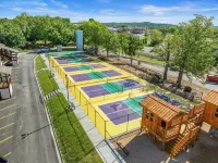 Gorgeous Renovated Table Rock Lakefront Retreat