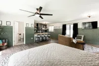 Everwood Cottage ^ Trees, Birds, and Quiet! Military Friendly