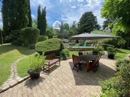 Villa with pool and garden - 30' from Lyon