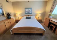 Hello Scottsdale! Heated pool-Walk to Scottsdale Fashion Square! Hotels near Scottsdale Stadium