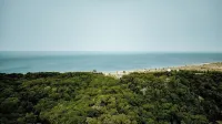 Saugatuck Waterfront condo. Bike, beach, boat, kayak, shop, Outdoor heated pool