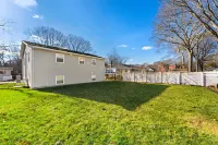 New* Remodeled private 3br/2ba w/neighborhood beach Hotels near Cumberland Farms