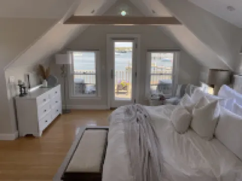 WATERFRONT Downtown Cottage w/ Beach