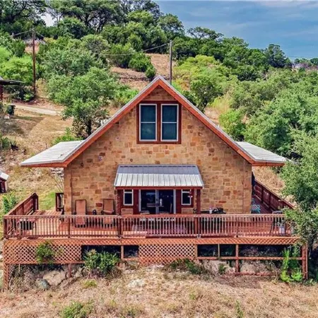 Rustic BLUEBONNET CABIN with Views-Near Hidden Falls Park-2 acres, 2 min to lake