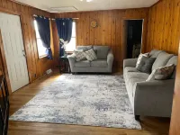 Snow his here sled from your door Cozy 3 bedroom cottage in town-pet friendly!