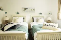 Beachfront Swyn Y Mor Cottage