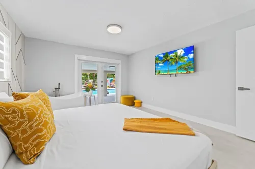 Family Fun House w/ Pool, Games, Sports & BBQ