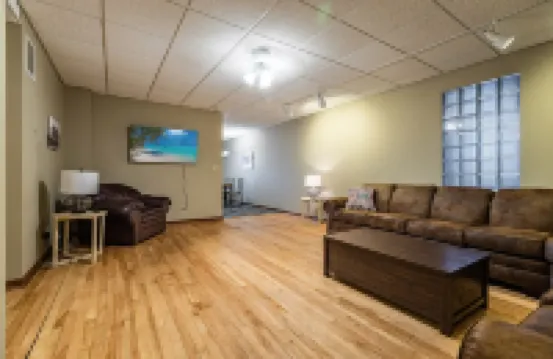 Historic Downtown Top Floor 2BR Apartment