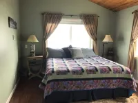 Seafarer's Beach House Beach Front Property, Amazing Views!