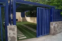 Very spacious bungalow with terrace, sea views, community pool and jacuzzi.