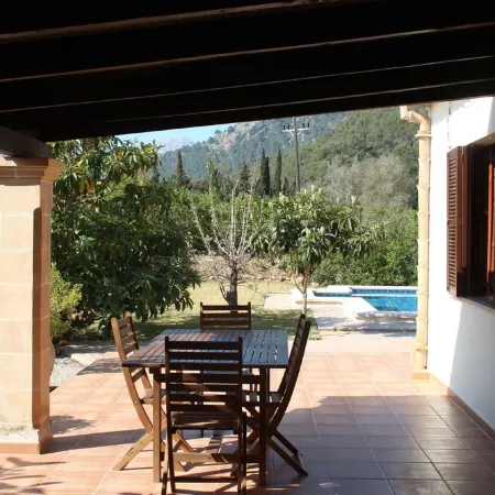 Country house surrounded by beautiful countryside, with a large pool WIFI FREE