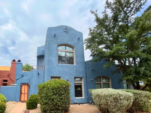 Stylish Townhome, 2bd, 2ba - Access to Year-round heated pool and gym.