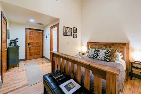 2 bedroom, 2 bathroom suite - 2 flats in 1 - Amity Flat - Willabell Flats