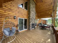 Luxury cabin with a million dollar view and hot tub