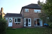 4 bedroom cosy home in solihull Hotels near M&S Simply Food