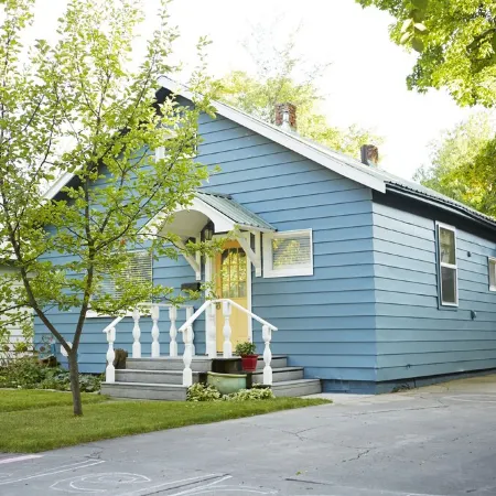 Cozy & Clean Home 2 blocks to Downtown, 3.5 mi. to base of Schweitzer!