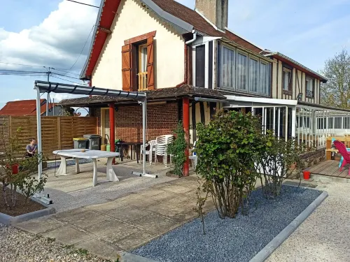 Vacation Home for 10 People, 1 Hour and 15 Minutes from Paris - บูติค