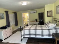 Comfy Studio Near Big House, Tavares and Mt Dora  Fish, Shop, Art, Music Hotels in Tavares