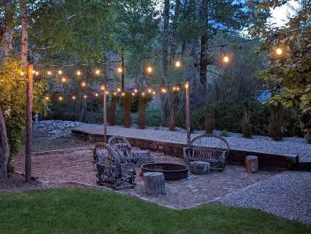 Garden Creek Retreat - Remodeled Home with Luxury Furnishings